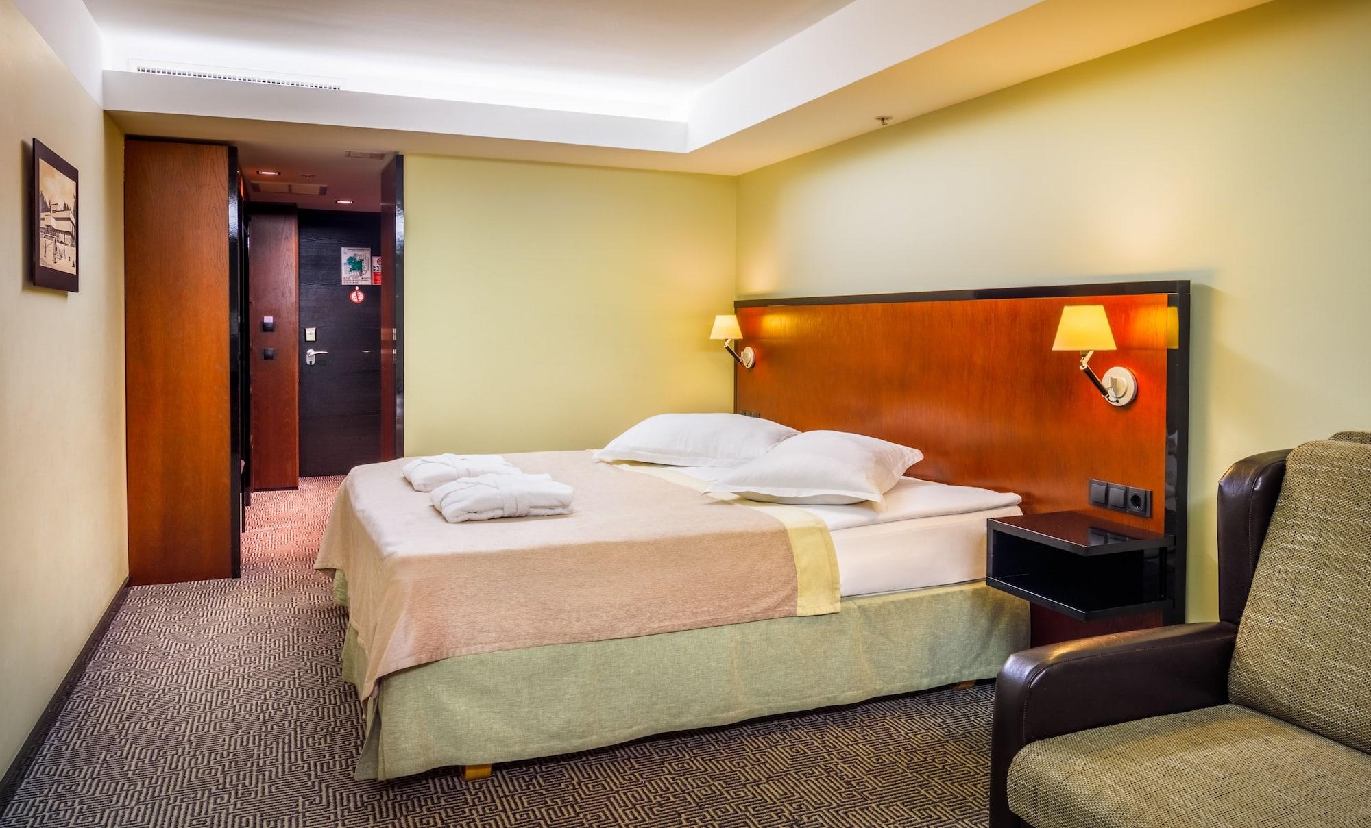 Meresuu Spa & Hotel 나르바죠수 외부 사진